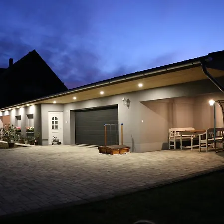 Vintage Lelle דירה